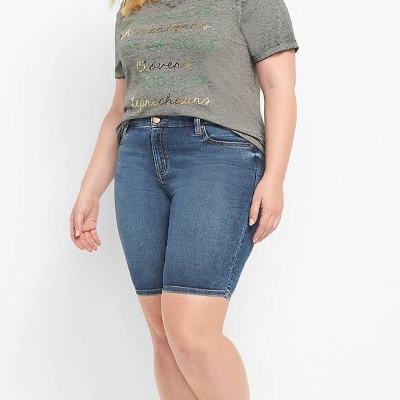 Lane Bryant Pants - Lane Bryant Women's Mid Rise Signature Fit Blue Bermuda Jeans Shorts Sz 20